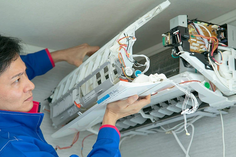 お掃除機能ありエアコンクリーニングイメージ