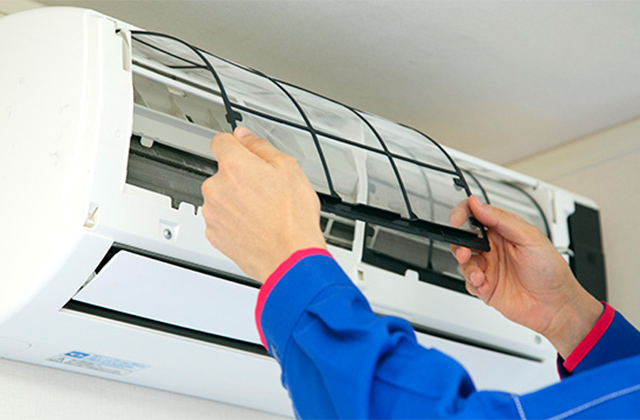 業者にエアコンクリーニングを依頼するときの注意点