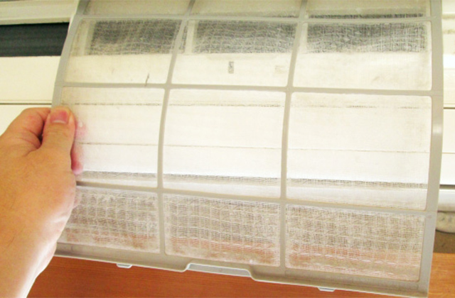 業者のエアコンクリーニングと日頃のお掃除が大切